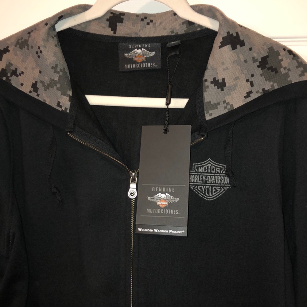 NWT Harley-Davidson hooded sweater.